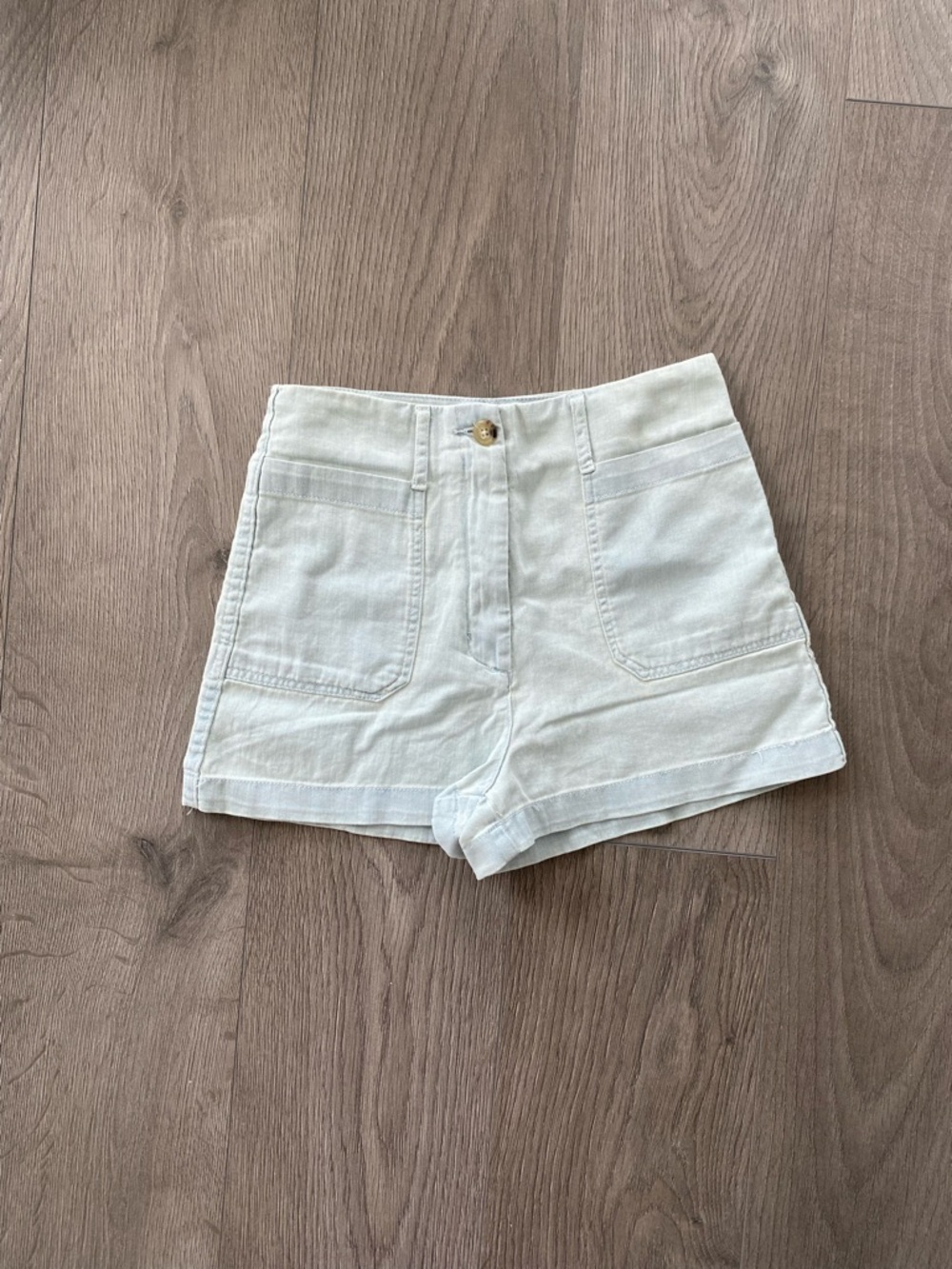 Aritzia wilfred free shorts